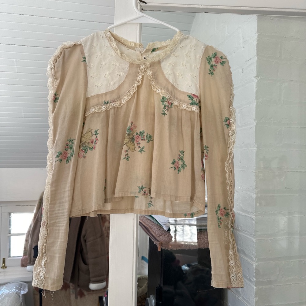 Vintage cream floral cottage core blouse xs